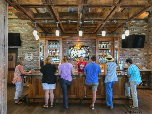Turis di Halaman Belakang Saya Sendiri:Lake Charles Beer and Spirits 