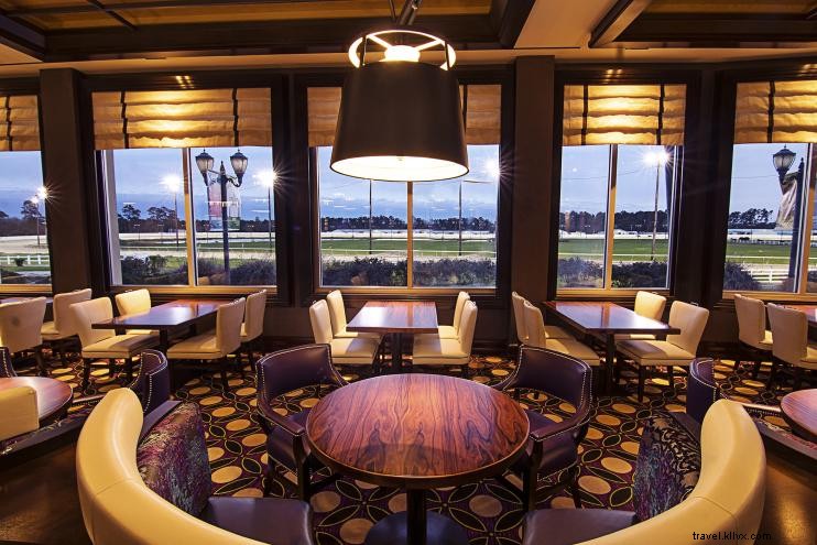 New Rosewater Grill &Tavern en el Delta Downs Racetrack Casino Hotel 