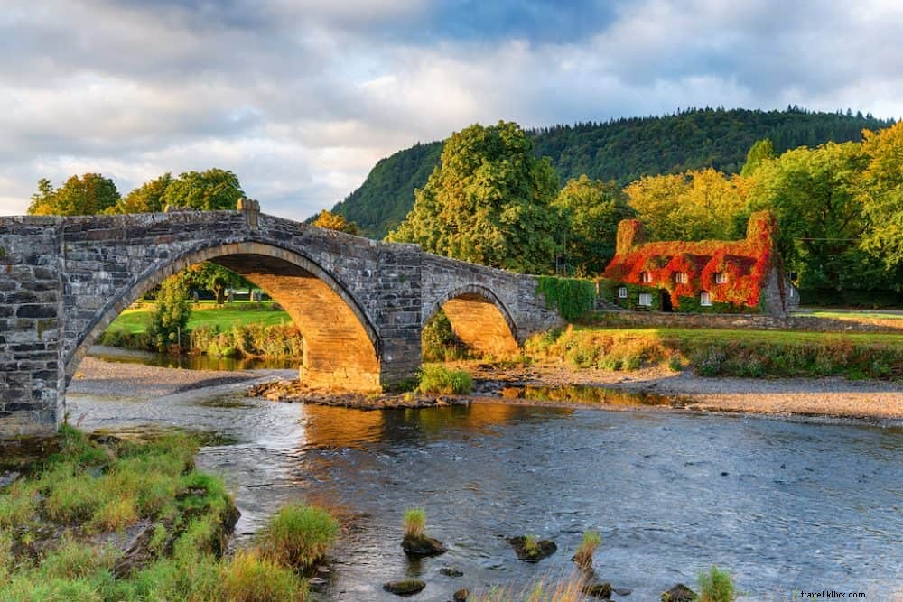 22 tempat terindah untuk dikunjungi di Wales 