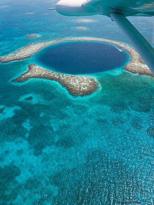 Como reservar um voo panorâmico pelo Blue Hole em Belize 