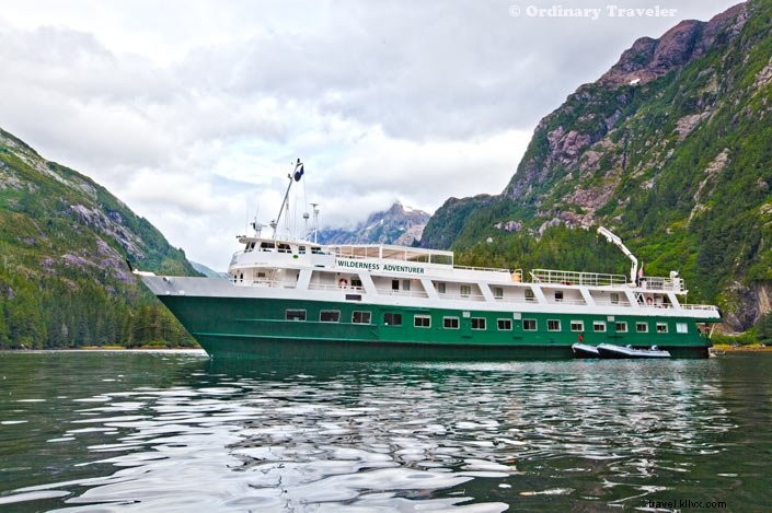 Hacia lo salvaje:la vida a bordo de aventuras sin crucero en Alaska