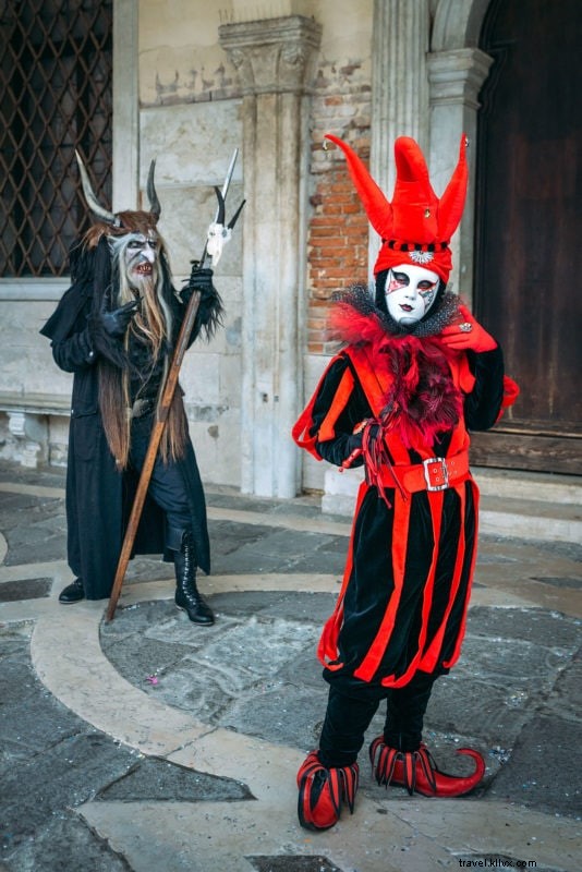 20 fotos mágicas del carnaval de Venecia (¡cuando las máscaras eran divertidas!)