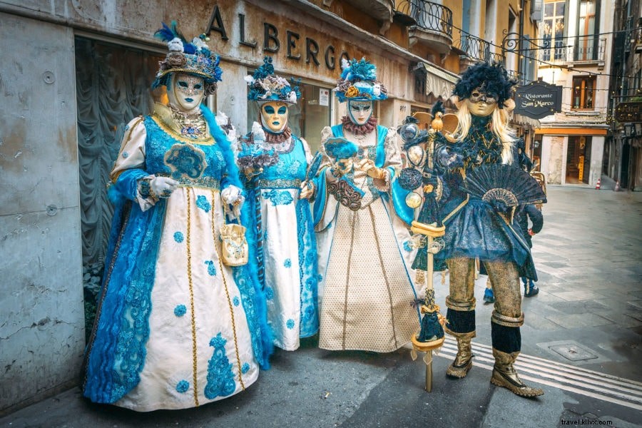 20 fotos mágicas do carnaval de Veneza (quando as máscaras eram divertidas!)