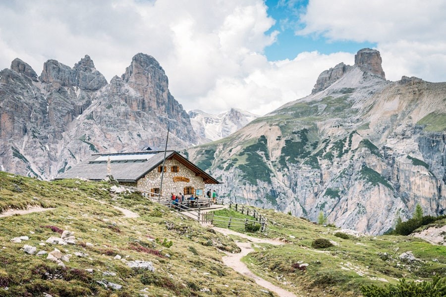 Mendaki Tre Cime Di Lavaredo Loop (Dolomit Italia)
