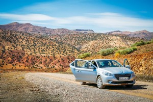 Coisas que você deve saber antes de alugar um carro e dirigir em Marrocos