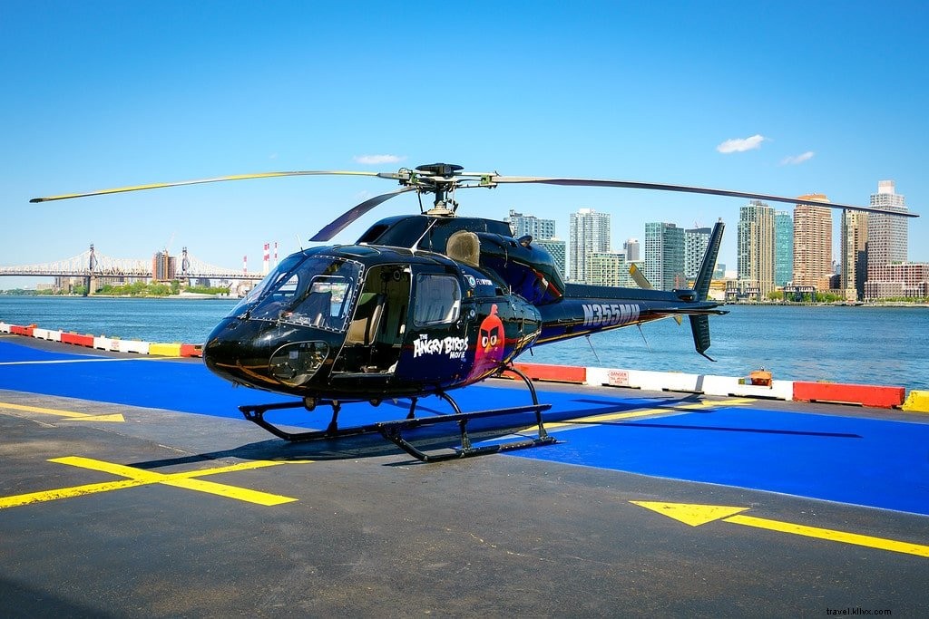 Pendurado em um helicóptero sobre Manhattan