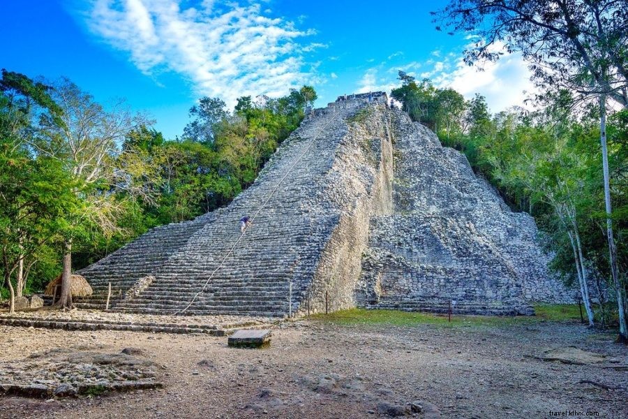 Escalade des anciennes ruines mayas de Coba (comme Indiana Jones !)