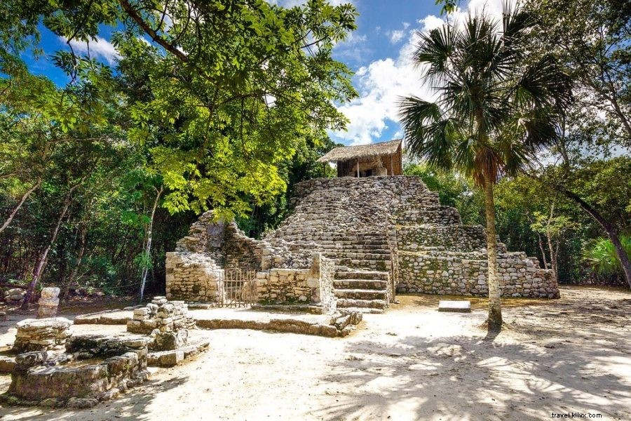 Escalando as antigas ruínas maias de Coba (como Indiana Jones!)