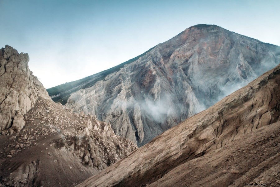 Senderismo Santiaguito:visitando un volcán en explosión en Guatemala