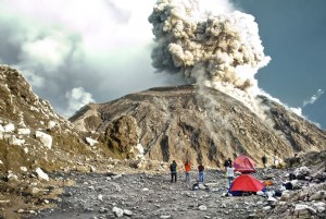 Senderismo Santiaguito:visitando un volcán en explosión en Guatemala