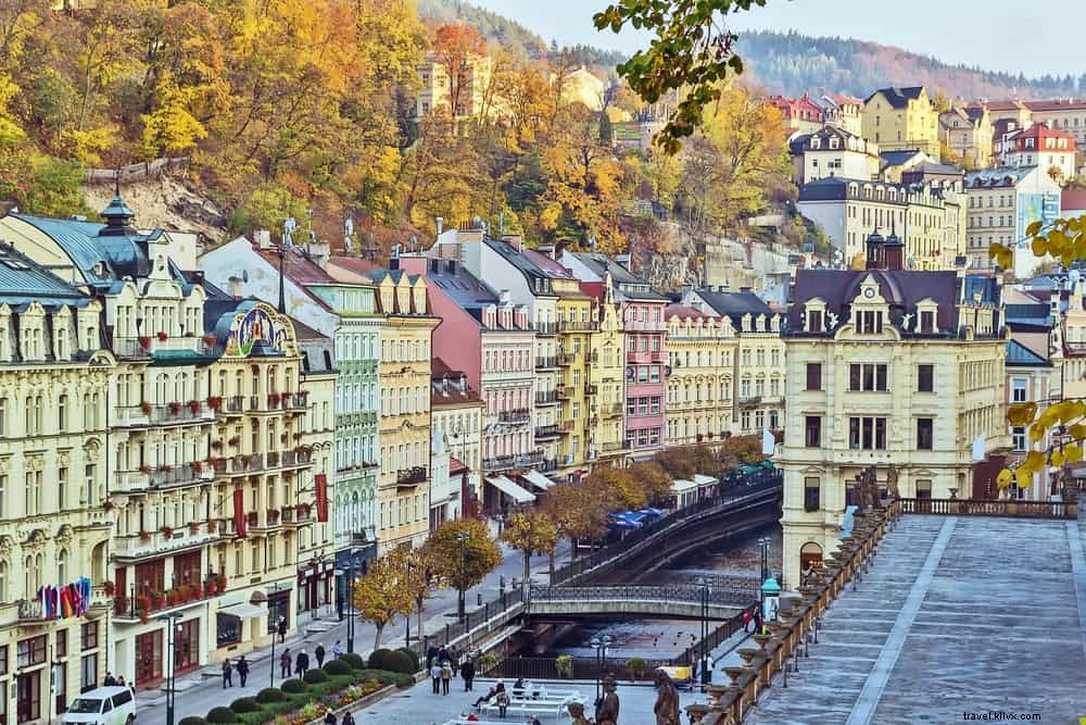 チェコ共和国で訪問する15の美しい場所