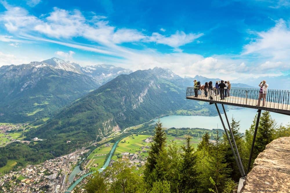 スイスで訪問する最も美しい場所の20