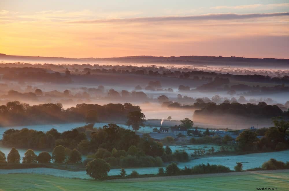 15 tempat terindah untuk dikunjungi di Wiltshire