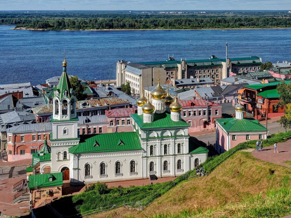 ロシアで訪問する最も美しい場所の20