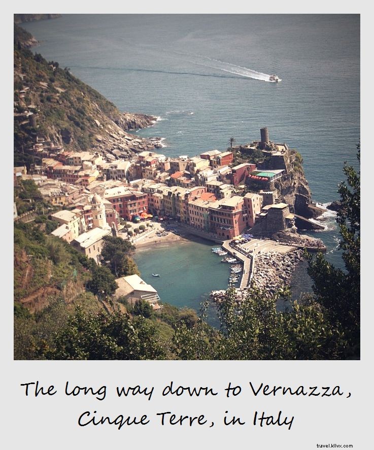 Polaroid della settimana:La lunga discesa verso Vernazza | Cinque Terre, Italia