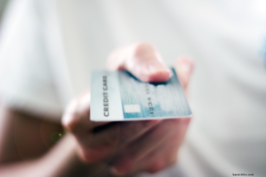 適切な旅行クレジットカードを選ぶための4つのヒント