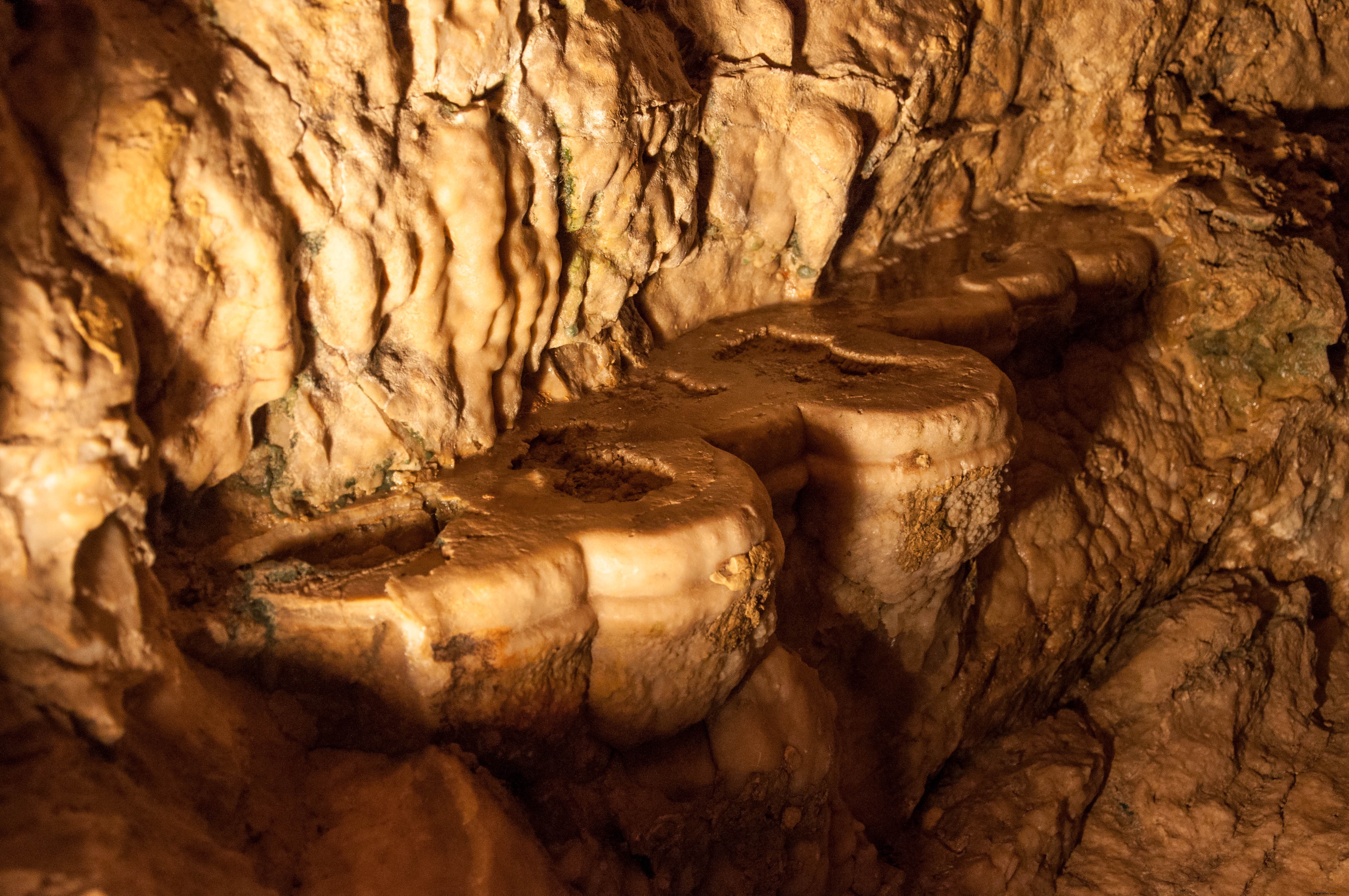 ハウ洞窟、 ニューヨーク：州で最高の洞窟探検の秘密