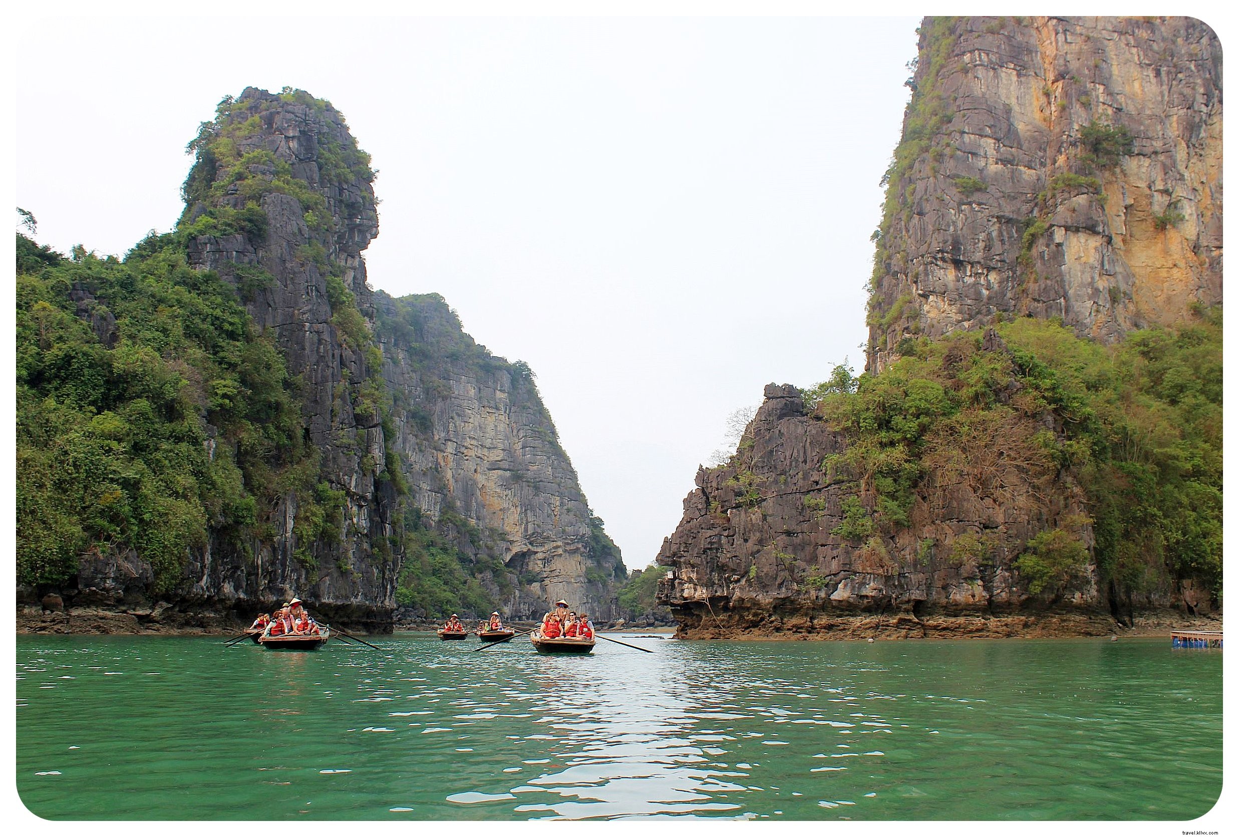 Incontournable au Vietnam :une croisière dans la baie d Halong