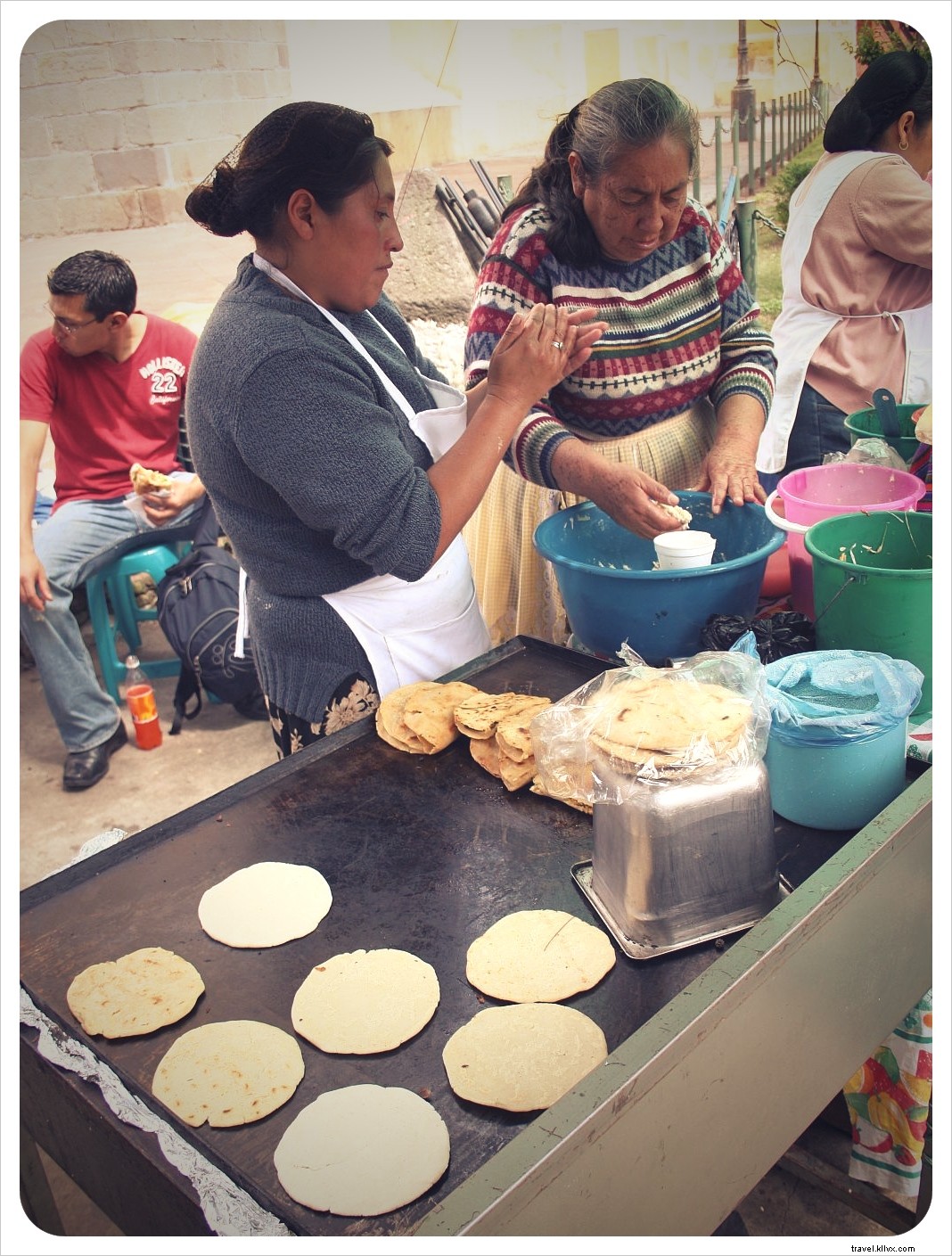 Adictos a la comida callejera a la caza en El Salvador:Pupusas