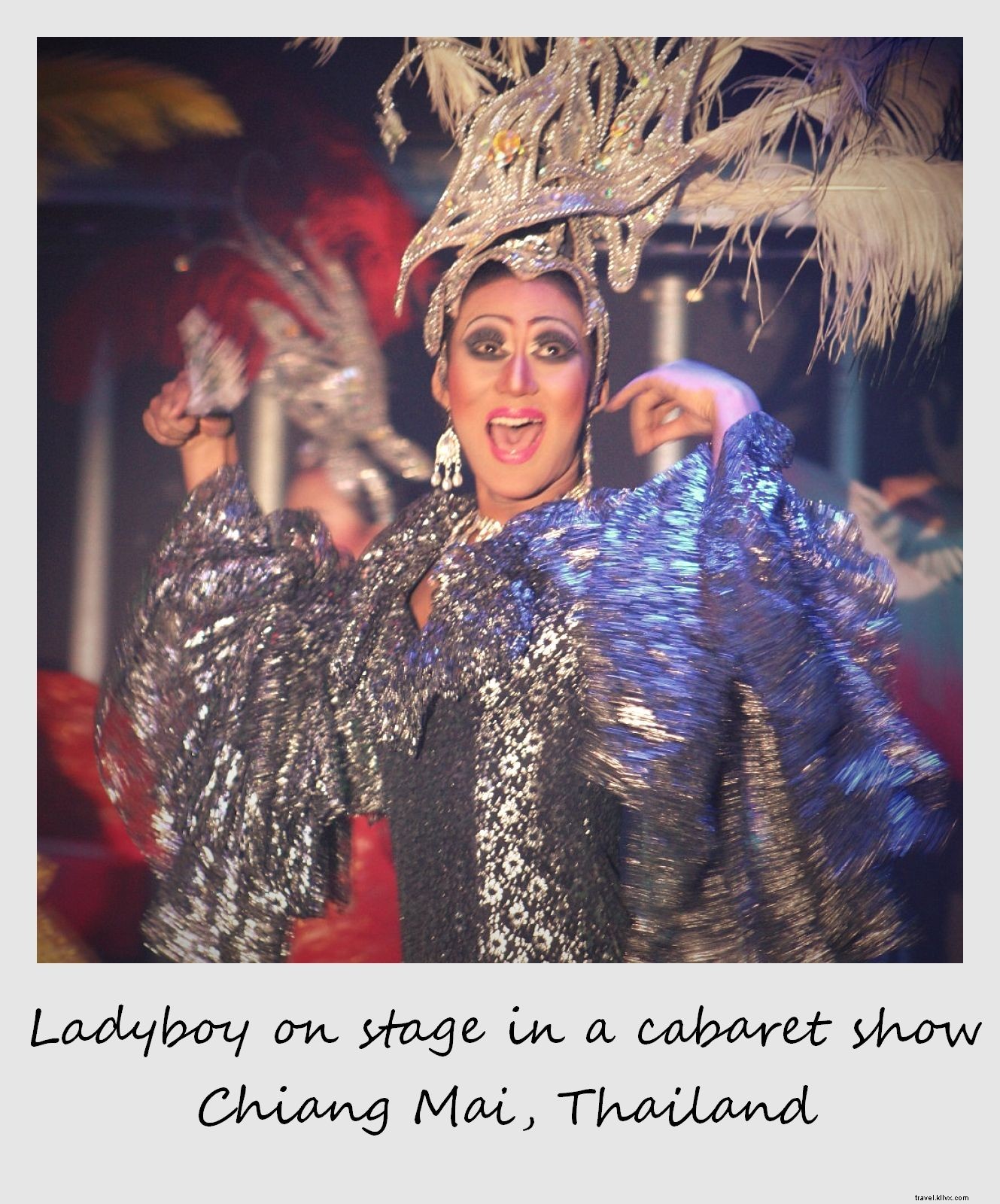 Polaroid de la semana:Ladyboy en el escenario en Chiang Mai, Tailandia