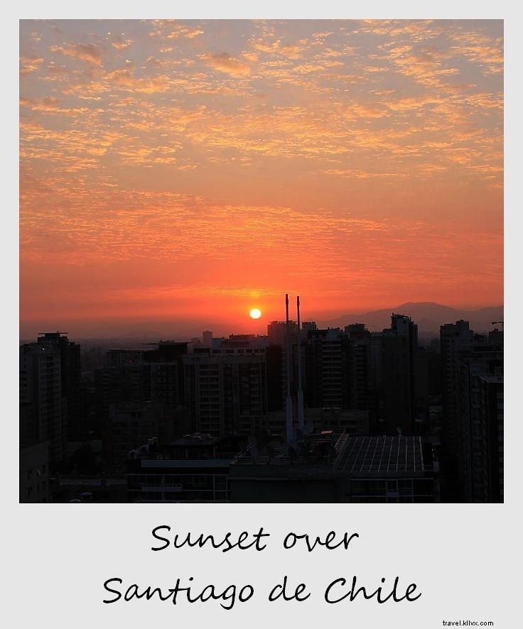 Polaroid minggu ini:Matahari terbenam di atas Santiago de Chile