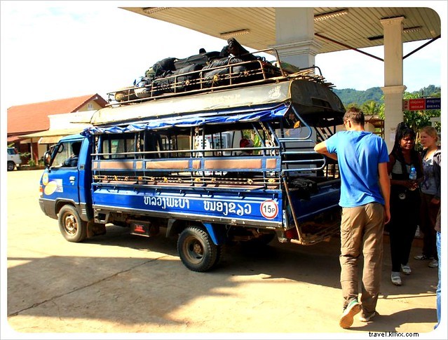 Vómito, inodoros en cuclillas y muchas mandarinas:un día de transporte (no tan) típico en Laos