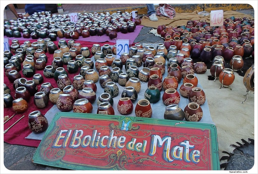 Esai foto:Pasar Barang Antik Minggu di San Telmo, Buenos Aires