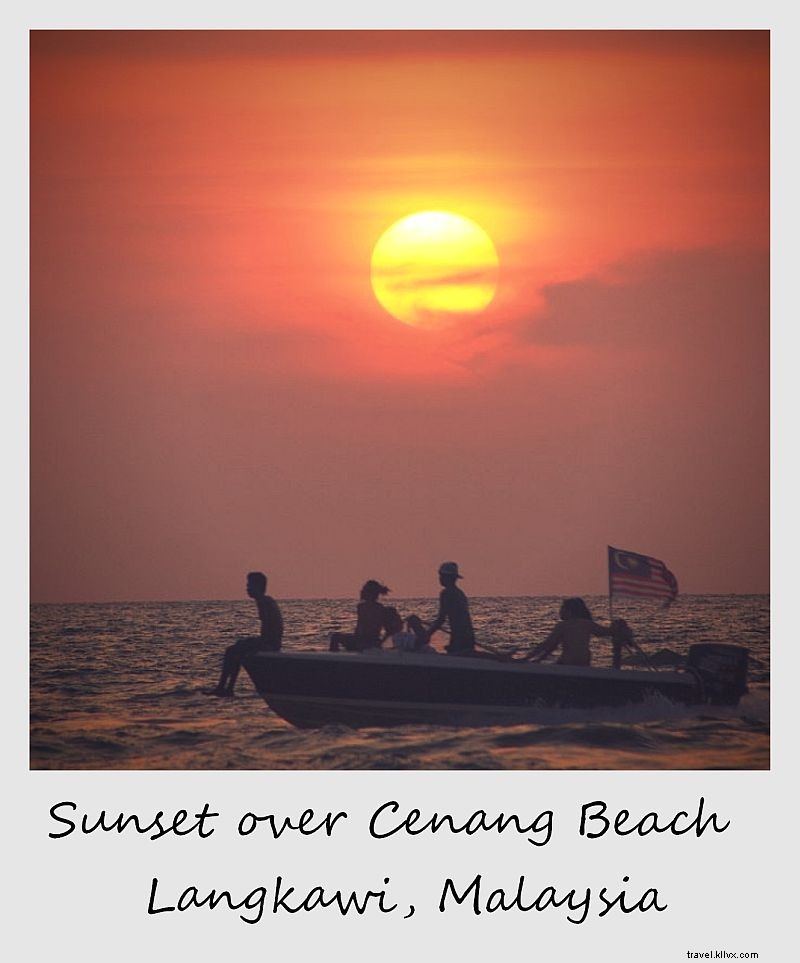 Polaroid minggu ini:Matahari terbenam di atas Pulau Langkawi, Malaysia