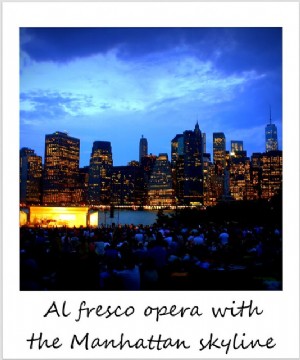 今週のポラロイド：マンハッタンのスカイラインを備えた屋外オペラ