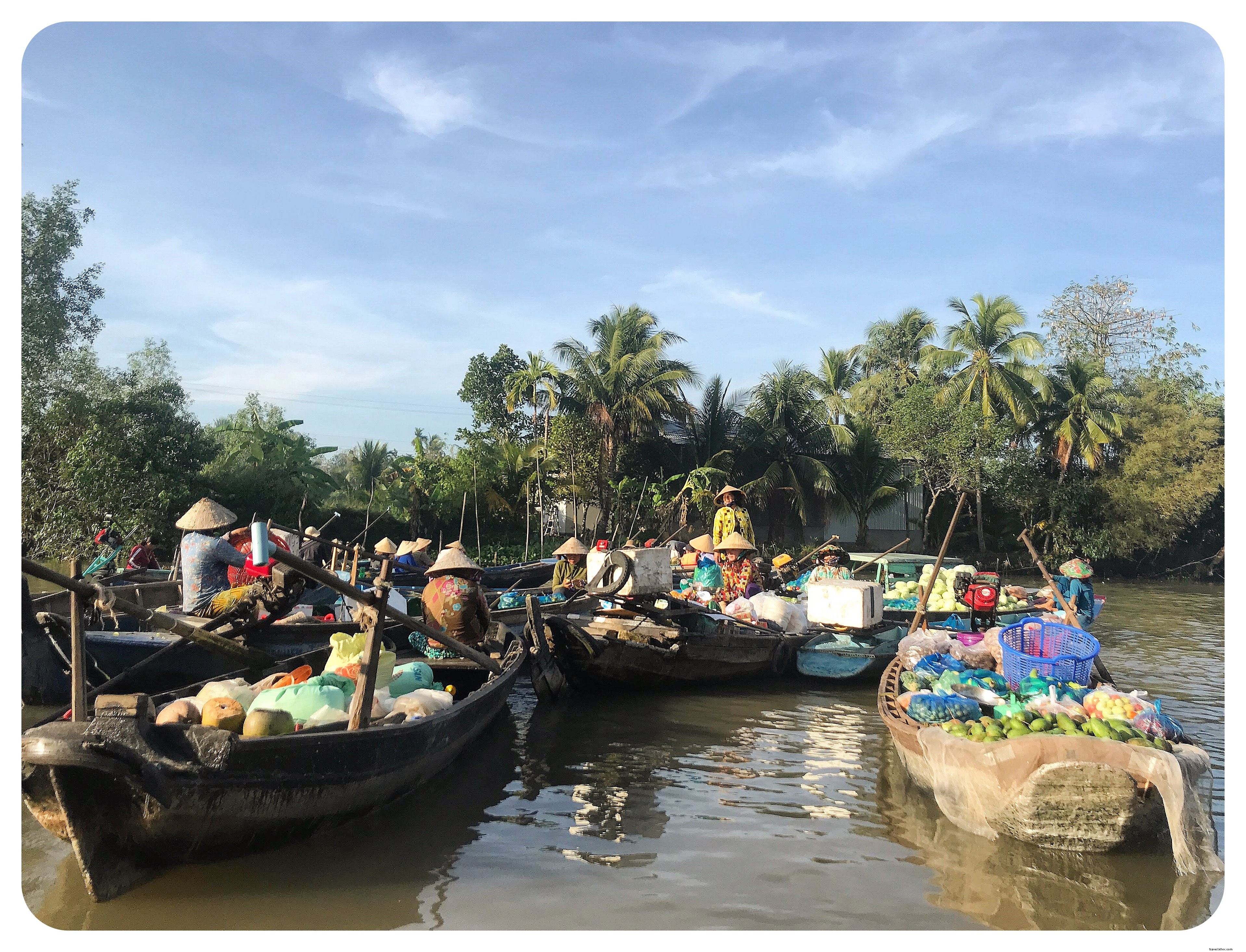 ベトナムのメ​​コンデルタ：水上マーケットと川での生活