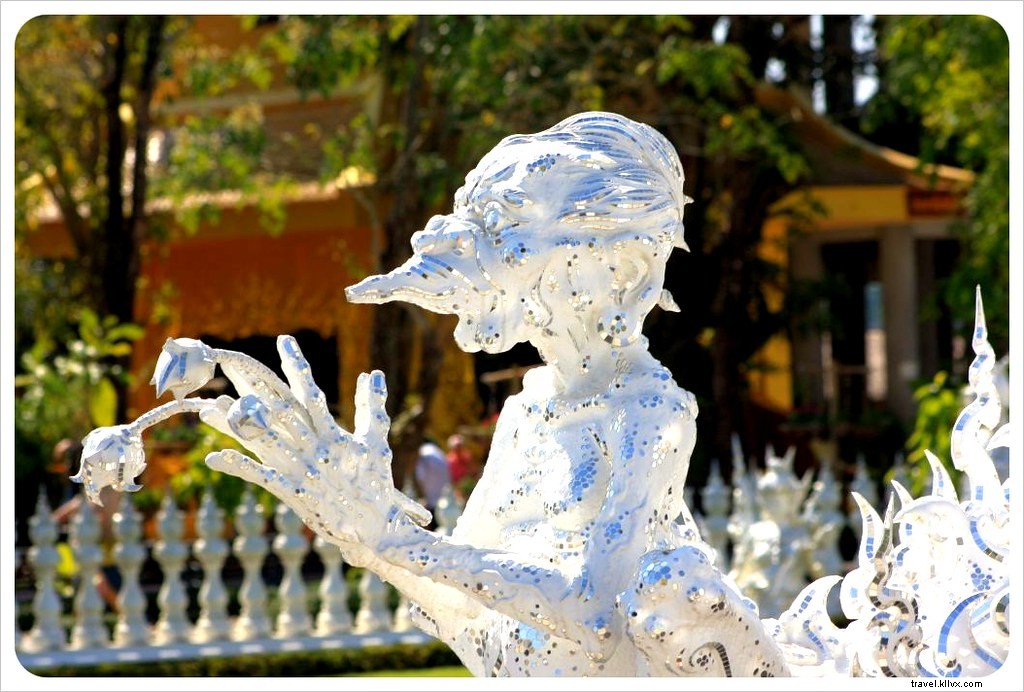 Il prossimo Gaudì? Tempio bianco straordinariamente strano a Chiang Rai, Tailandia