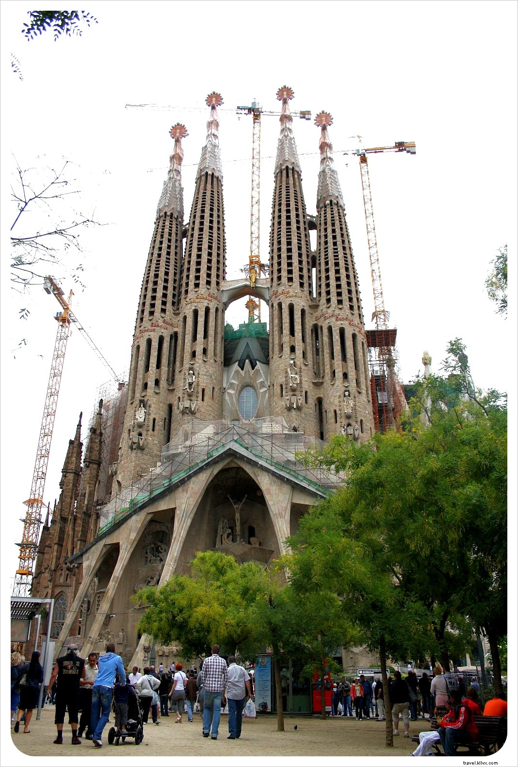 Gaudí a Barcellona:A Primer