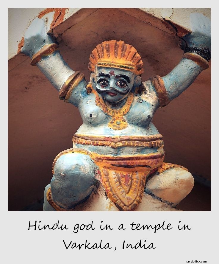 Polaroid de la semana:dios hindú en un templo en Varkala, India