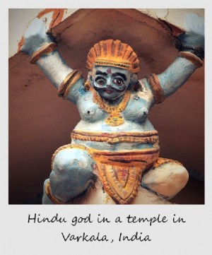 Polaroid da semana:deus hindu em um templo em Varkala, Índia