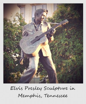 Polaroid della settimana:statua di Elvis Presley a Memphis, Tennessee