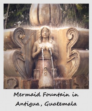Polaroid de la semaine :Fontaine sirène à Antigua, Guatemala