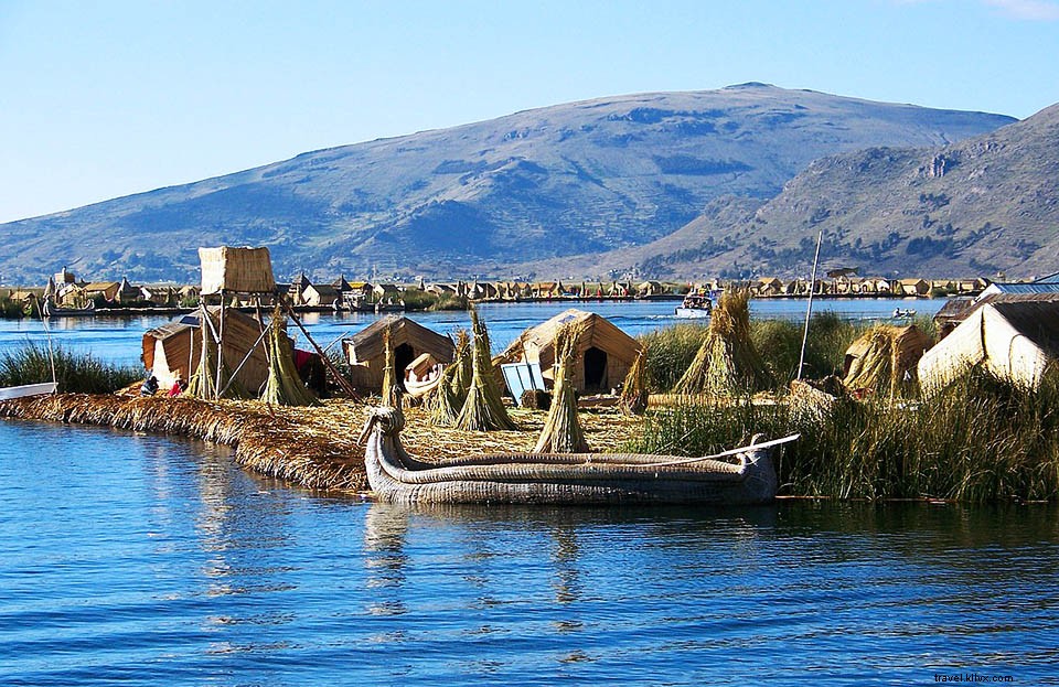 pulau terapung, atau panduan tempat wisata Danau Titicaca