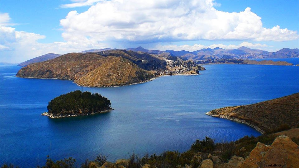 Isole Galleggianti, o una guida alle attrazioni turistiche del Lago Titicaca