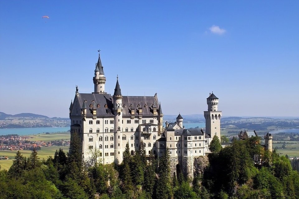 Kastil Neuschwanstein, atau Salah satu Kastil Terindah di Dunia