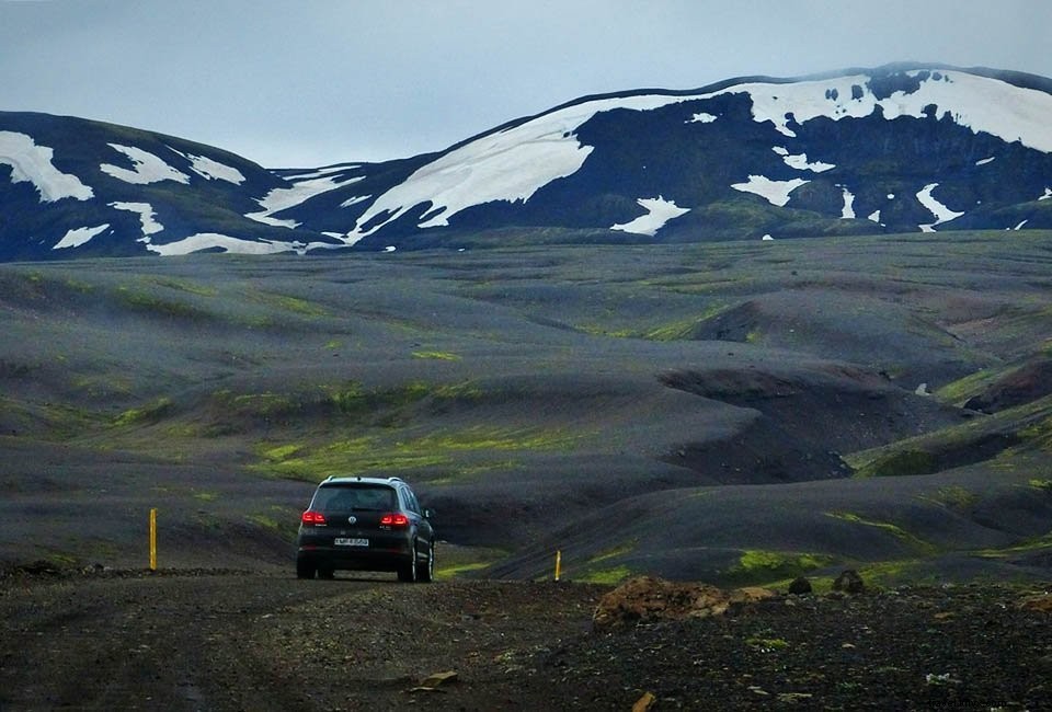 Viajando pela Islândia de carro