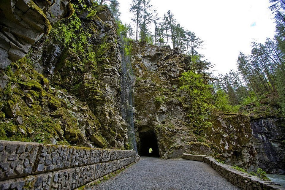 カナダロードトリップ＃2：オセロトンネル