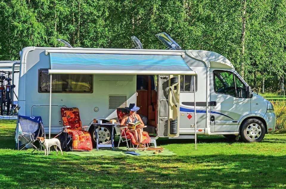 Como encontrar os melhores acampamentos e parques para trailers?