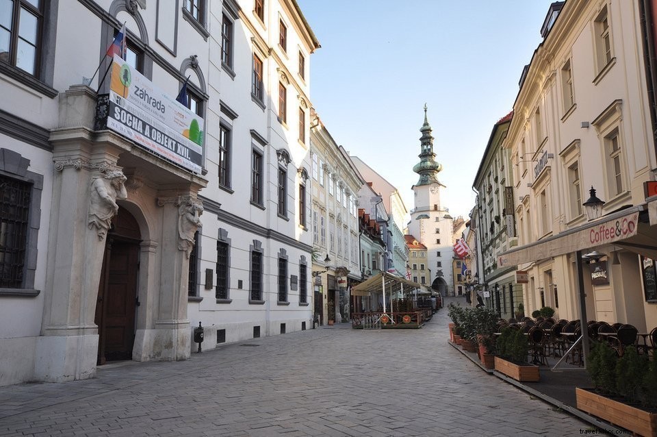 Bratislava:lugares interessantes, Comida, castelo, ufo
