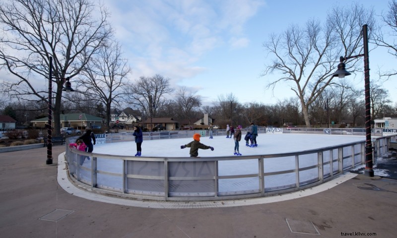 Lawrence Plaza Ice Rink e Splash Park 