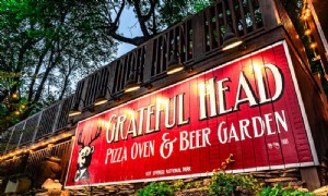 Destacado:Horno de pizza Grateful Head y Beer Garden 