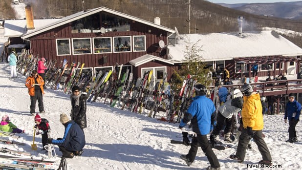 Principais destinos de esqui em Nova York para todos os tipos de viajantes 
