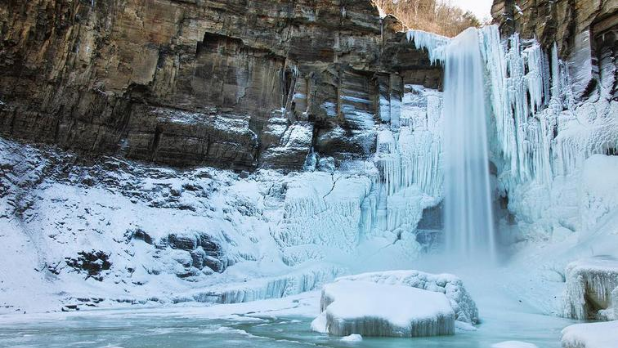 Impressionantes cachoeiras congeladas que você só encontrará em Nova York 