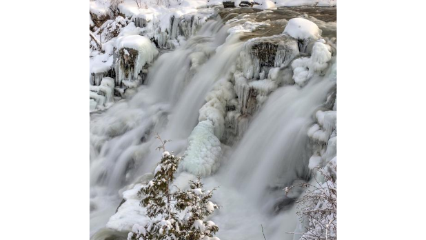 De superbes cascades gelées que vous ne trouverez qu à New York 