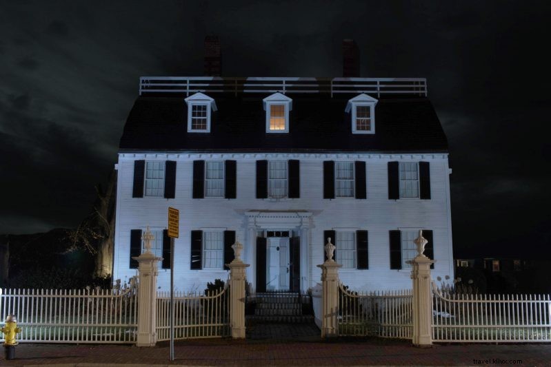 Visita i luoghi infestati di Salem durante gli eventi infestati con i fantasmi di Salem 