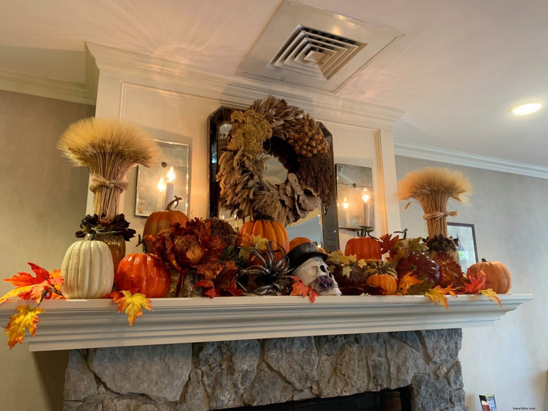 Comemore o Halloween durante todo o mês no Salem Waterfront Hotel &Suites em Salem, Massachusetts 